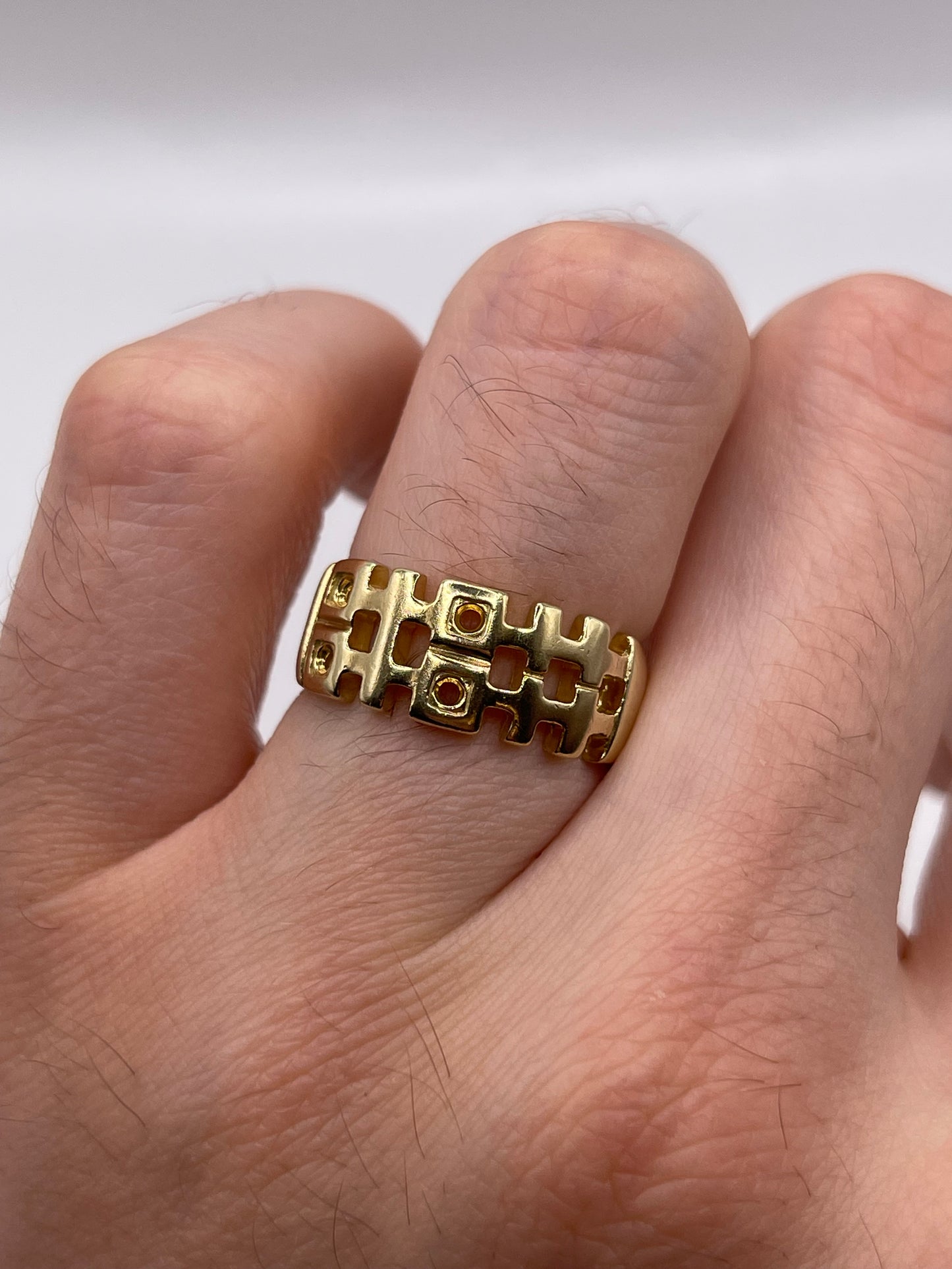 9ct gold ring