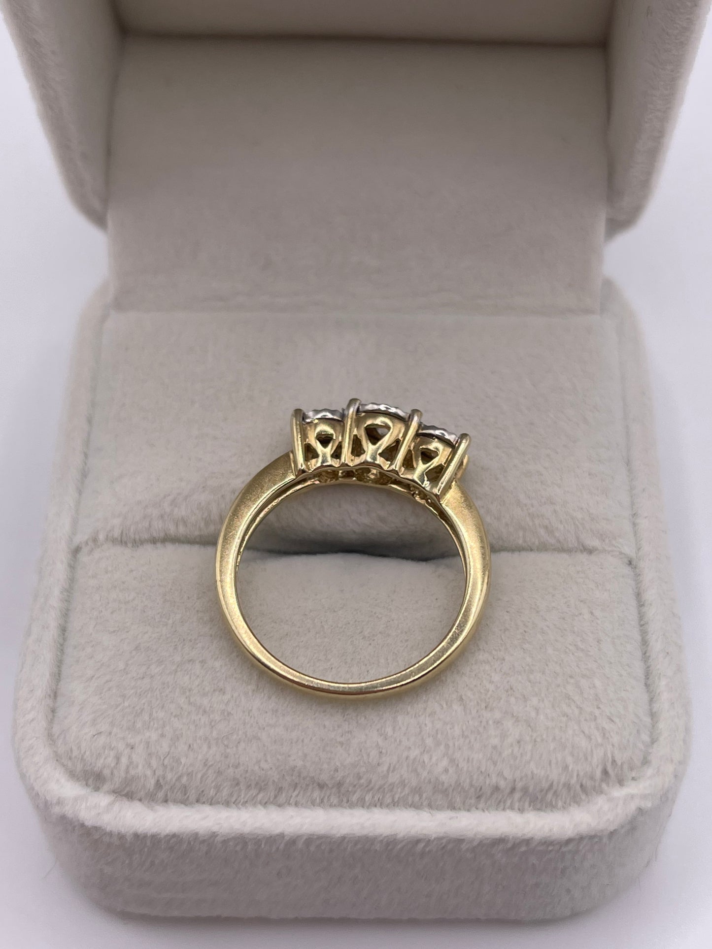 9ct gold diamond ring