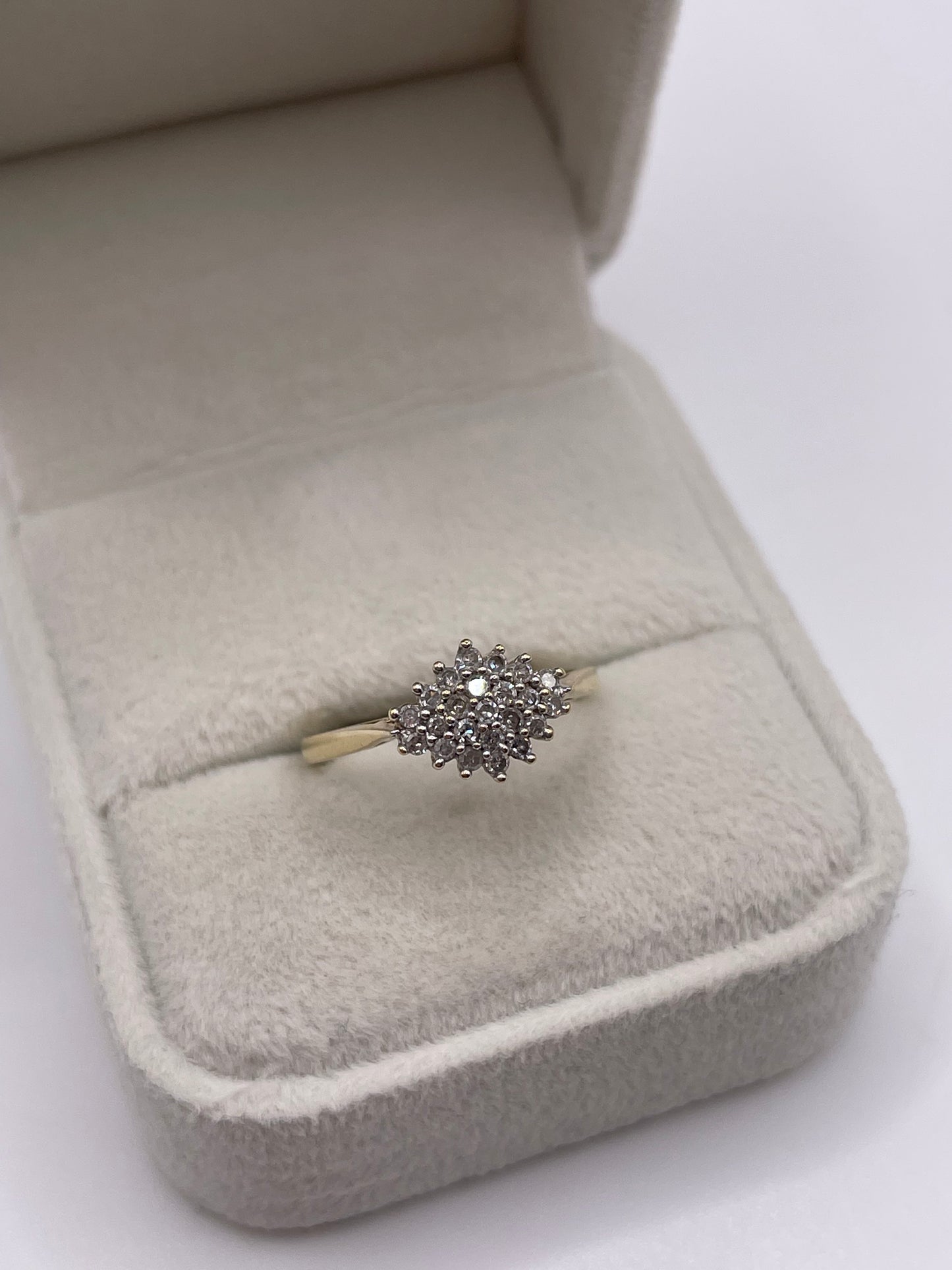 9ct gold diamond cluster ring