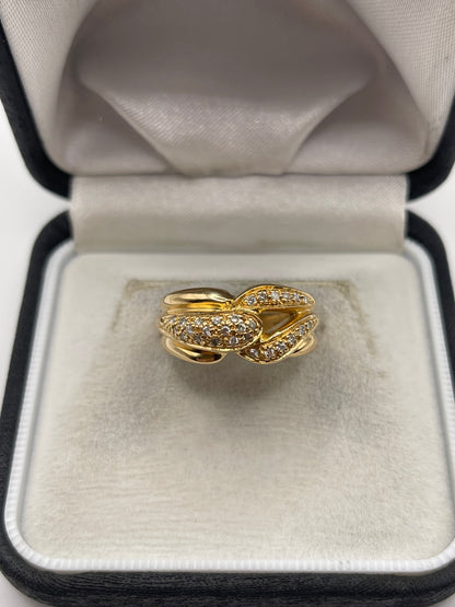 Heavy 18ct gold diamond ring