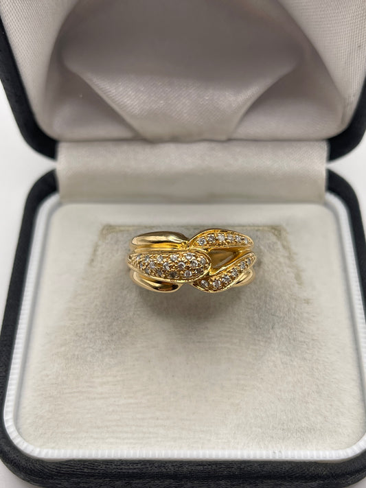 Heavy 18ct gold diamond ring