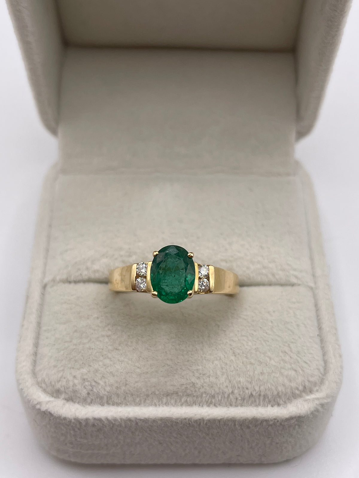 18ct gold emerald and diamond ring