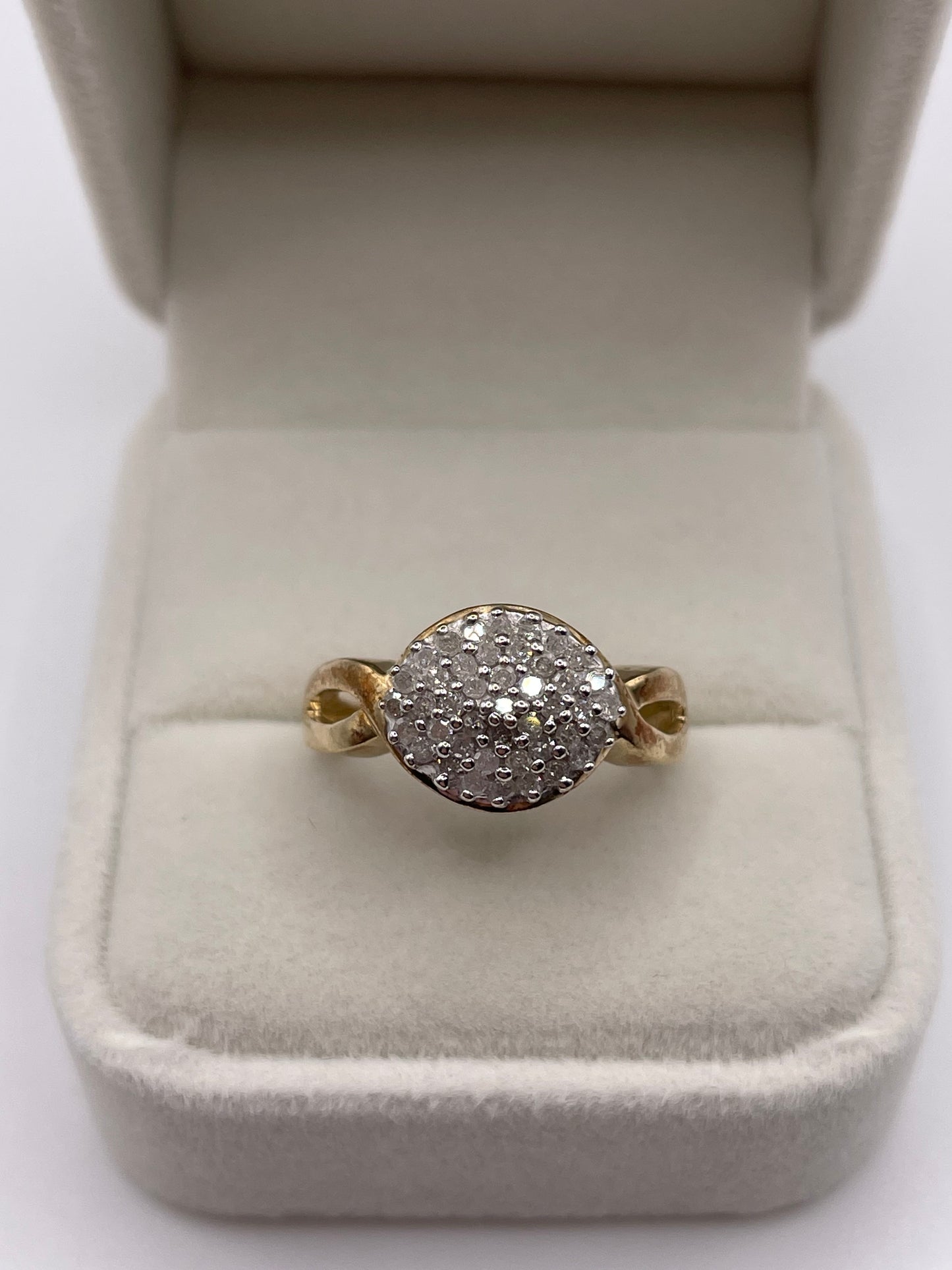 9ct gold diamond cluster ring