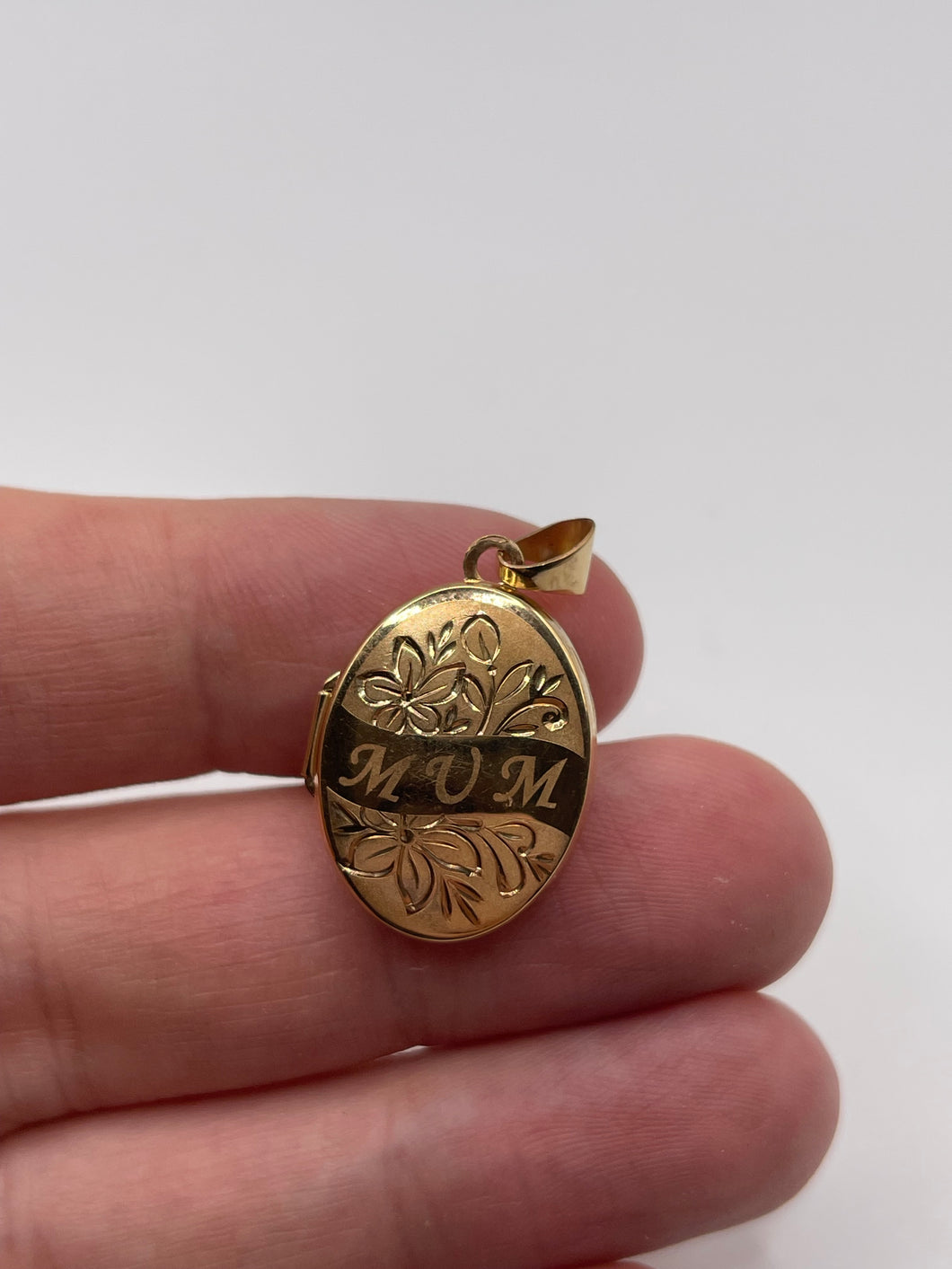 9ct gold locket
