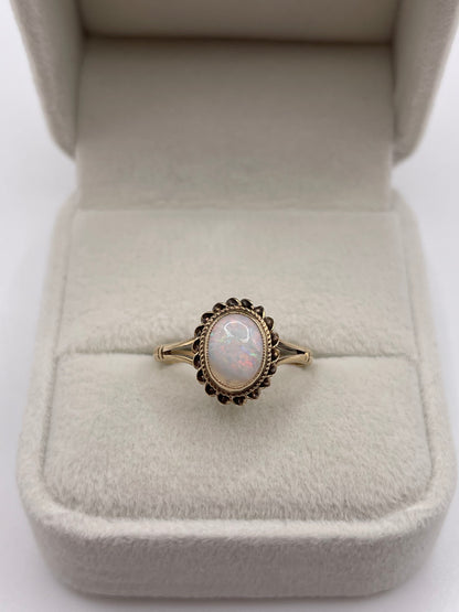 9ct gold opal ring