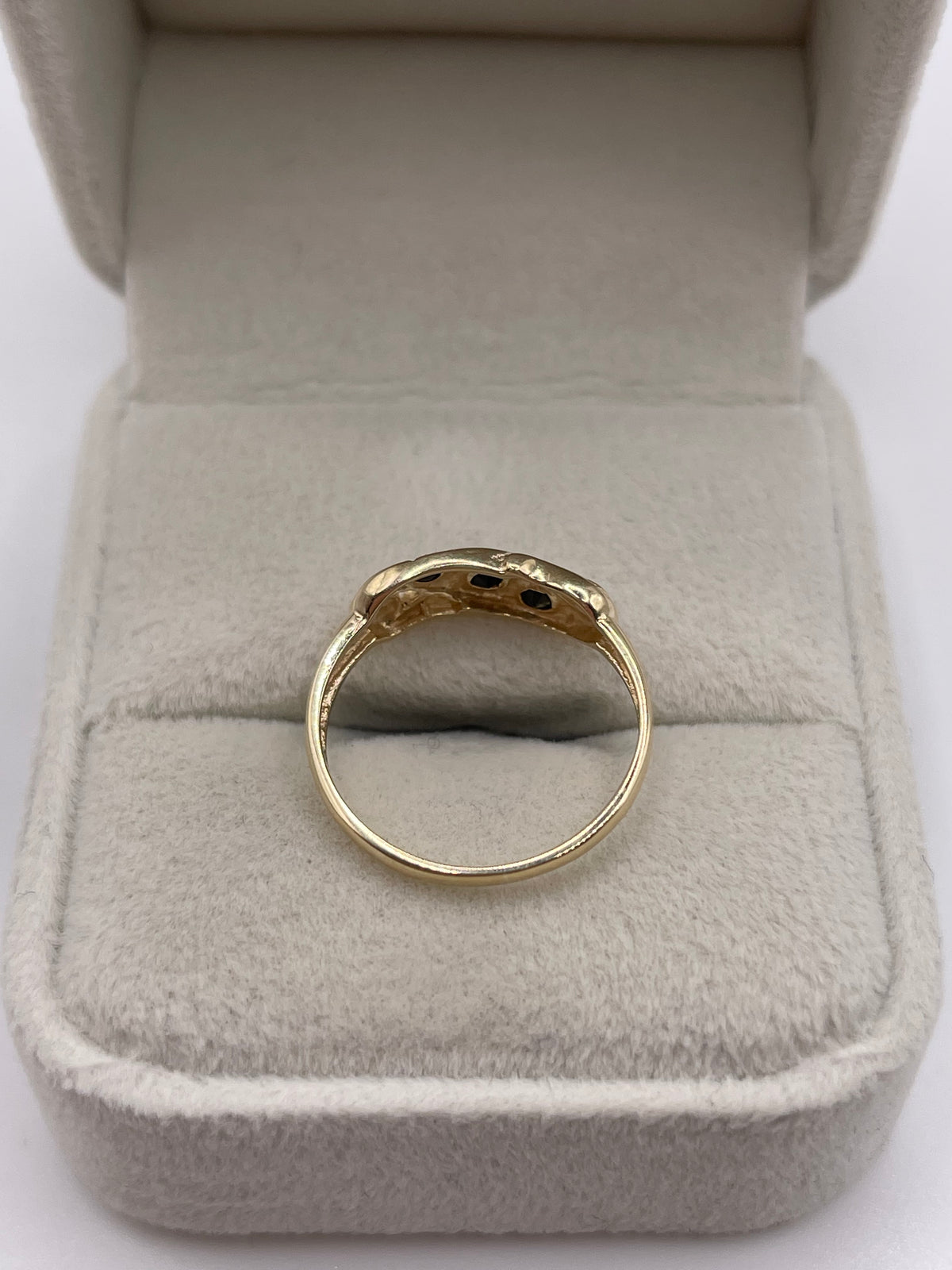 9ct gold sapphire gypsy ring