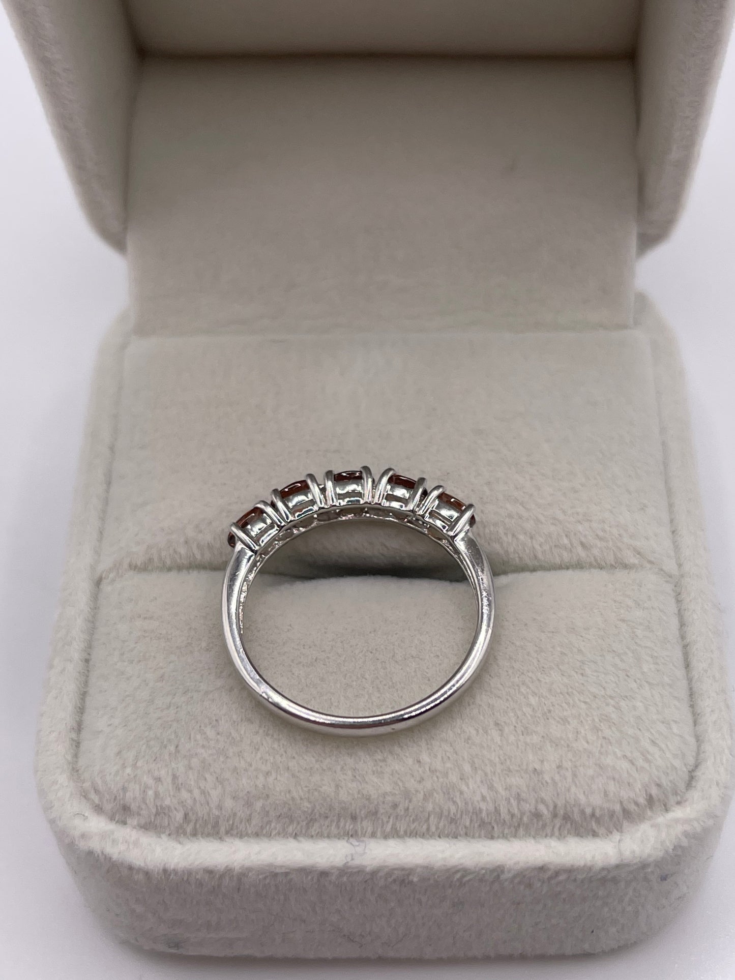 9ct white gold zircon ring