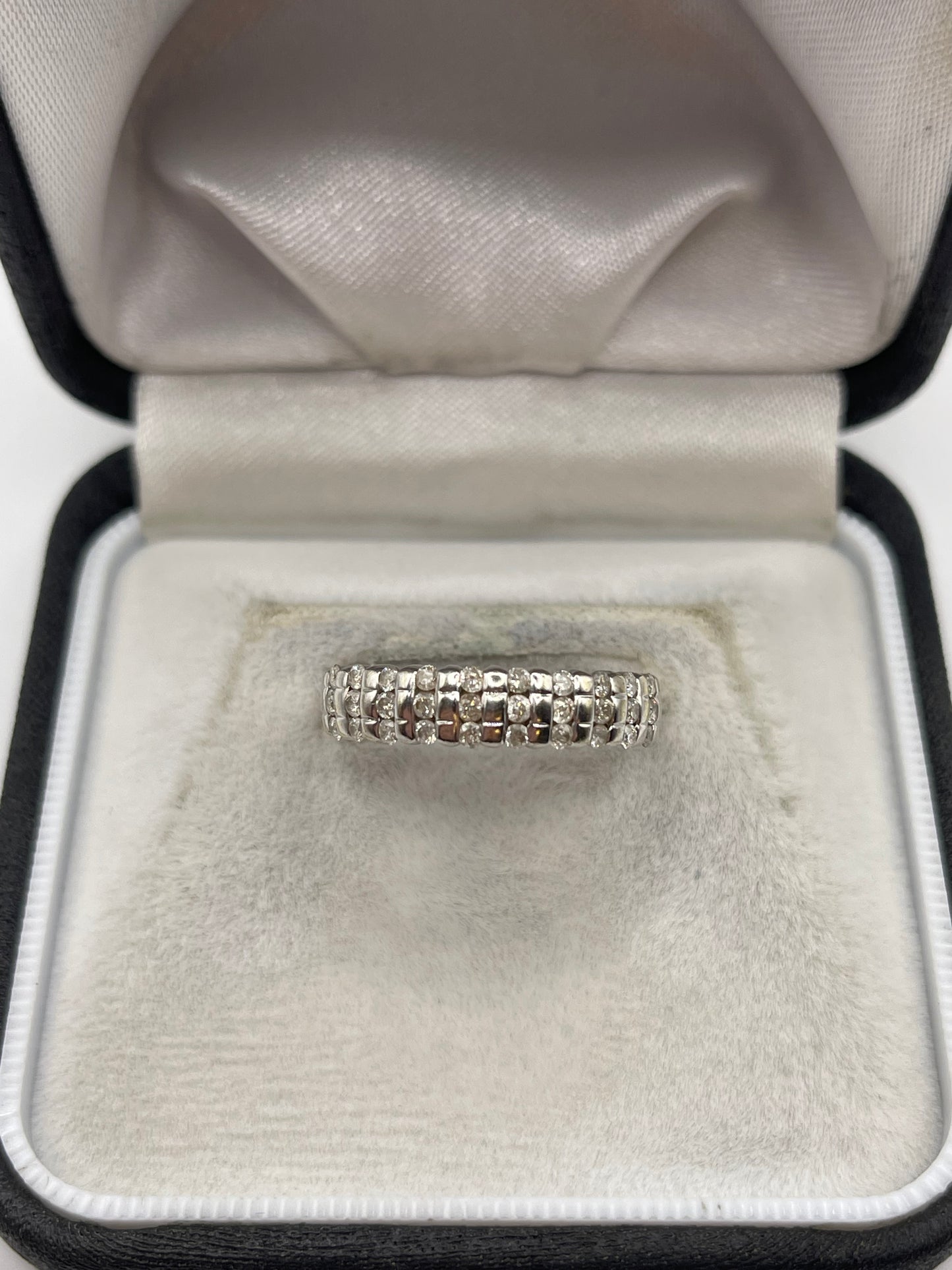 9ct white gold diamond cluster ring