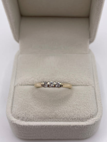 9ct gold diamond ring