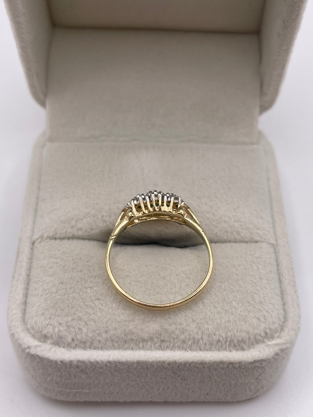 9ct gold emerald and diamond ring
