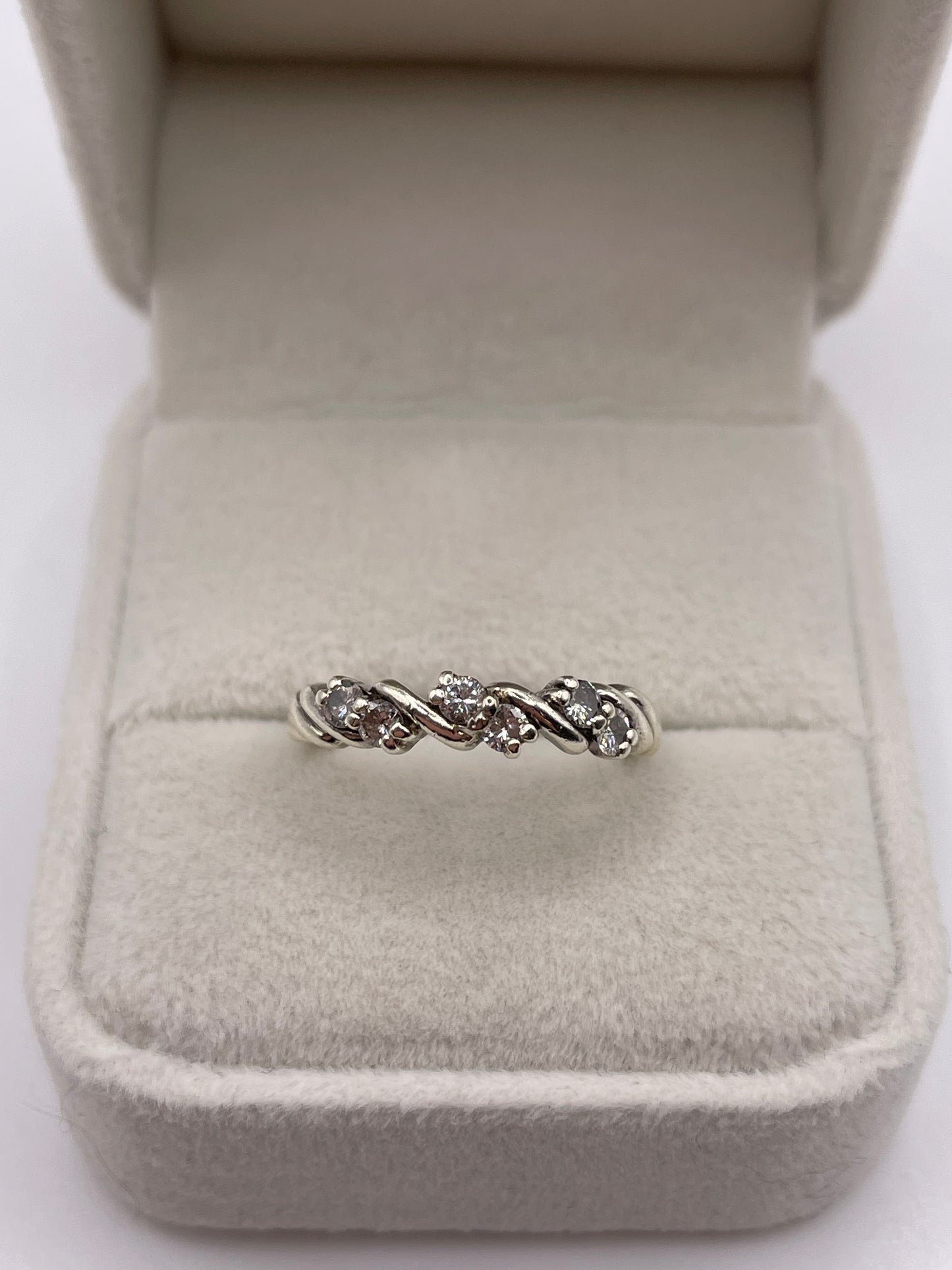 9ct white gold diamond ring