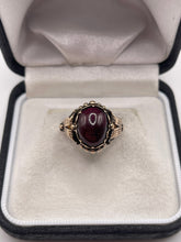 Load image into Gallery viewer, 9ct gold cabochon garnet ring
