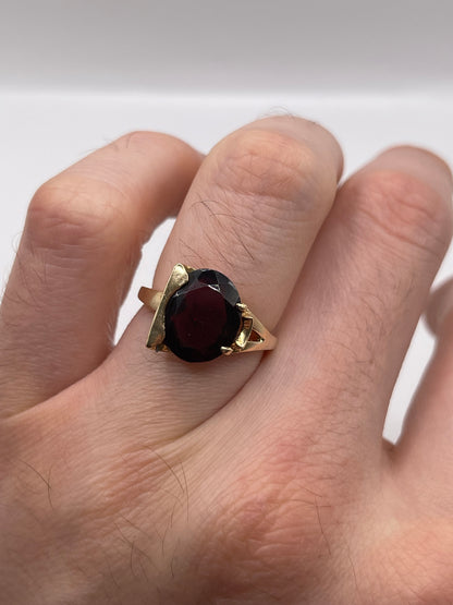 14ct gold garnet ring
