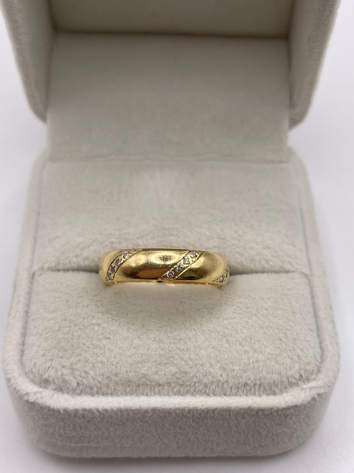 18ct gold diamond ring