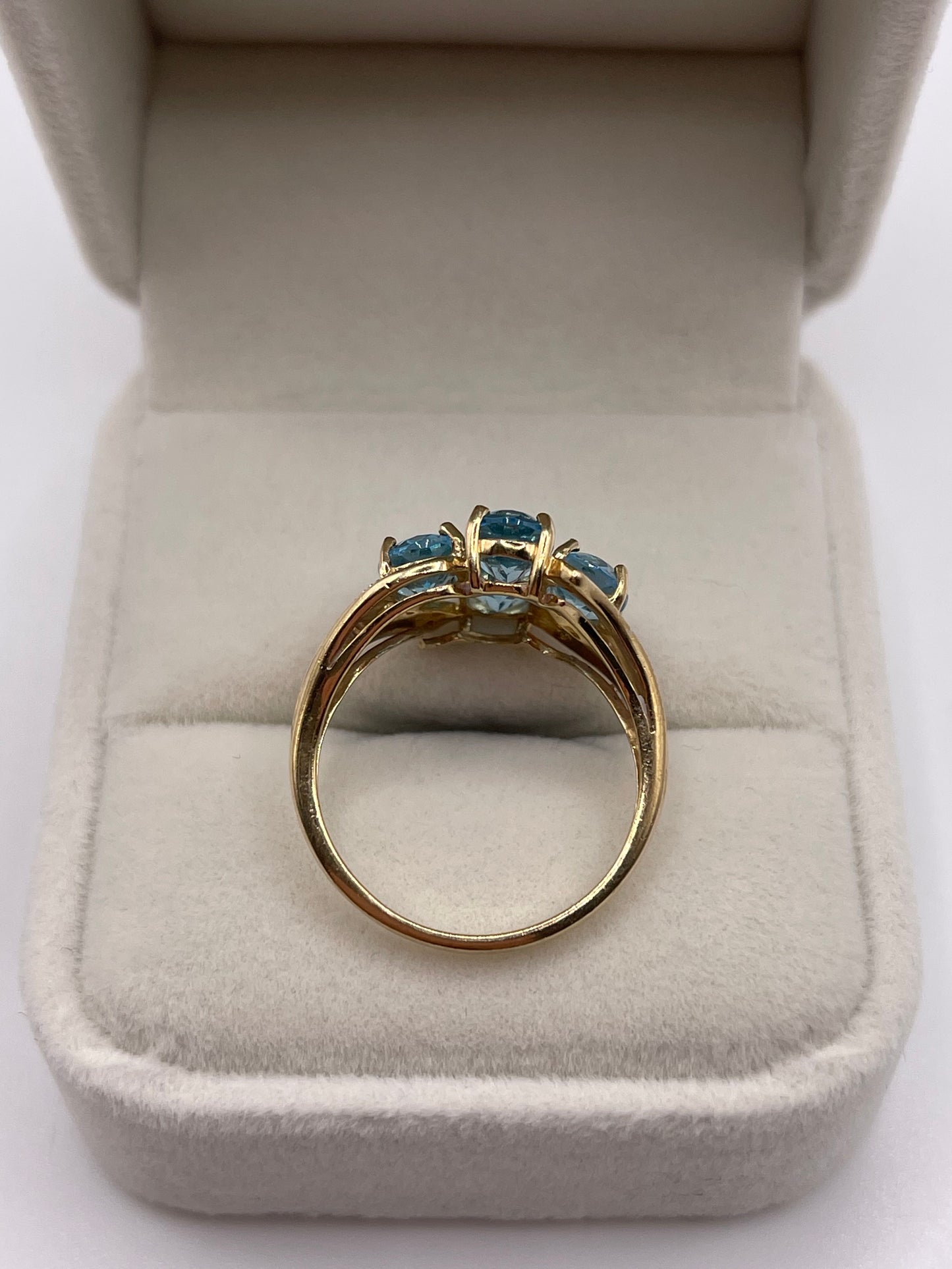 9ct gold topaz and diamond ring