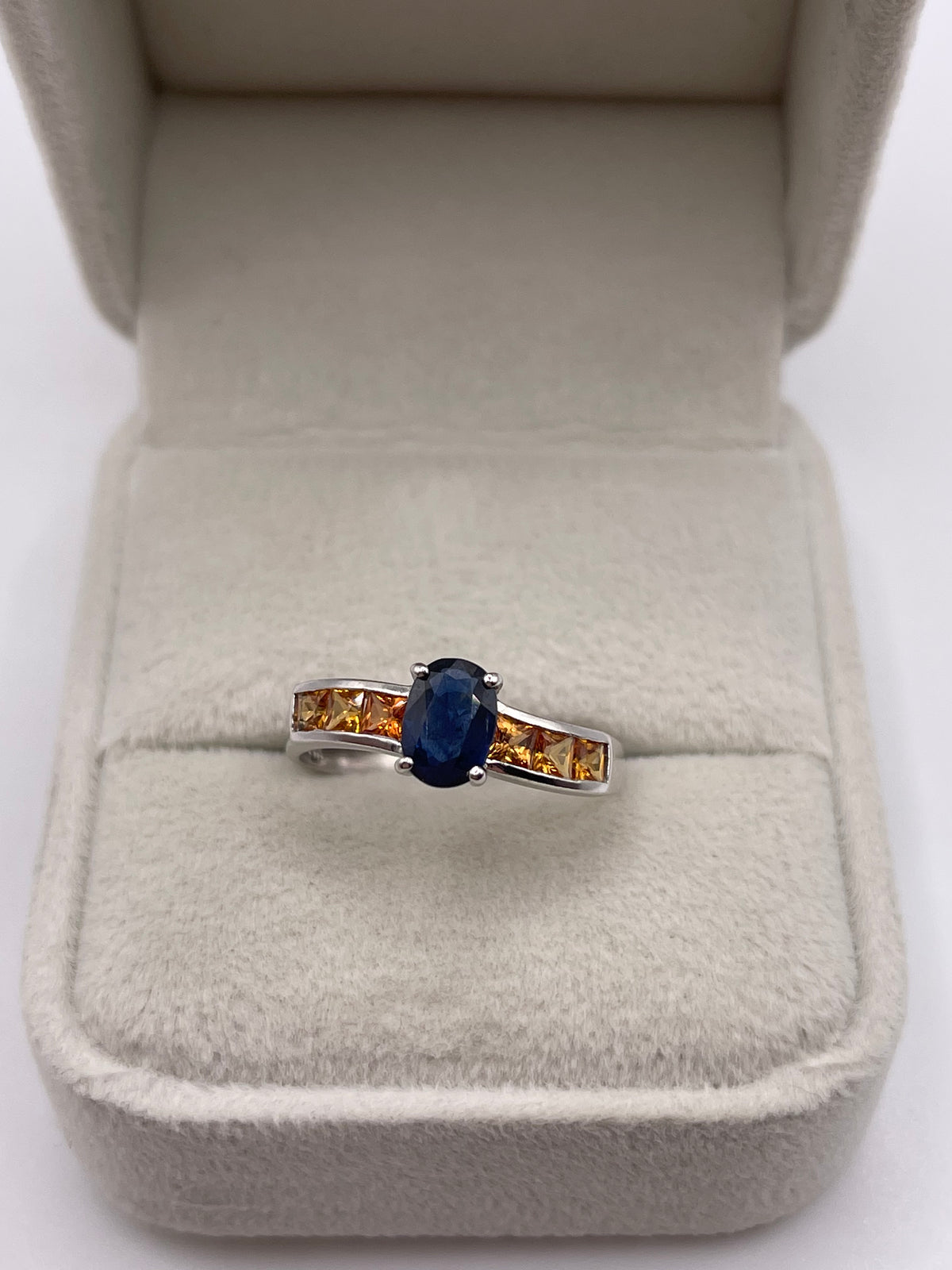 14ct white gold sapphire ring