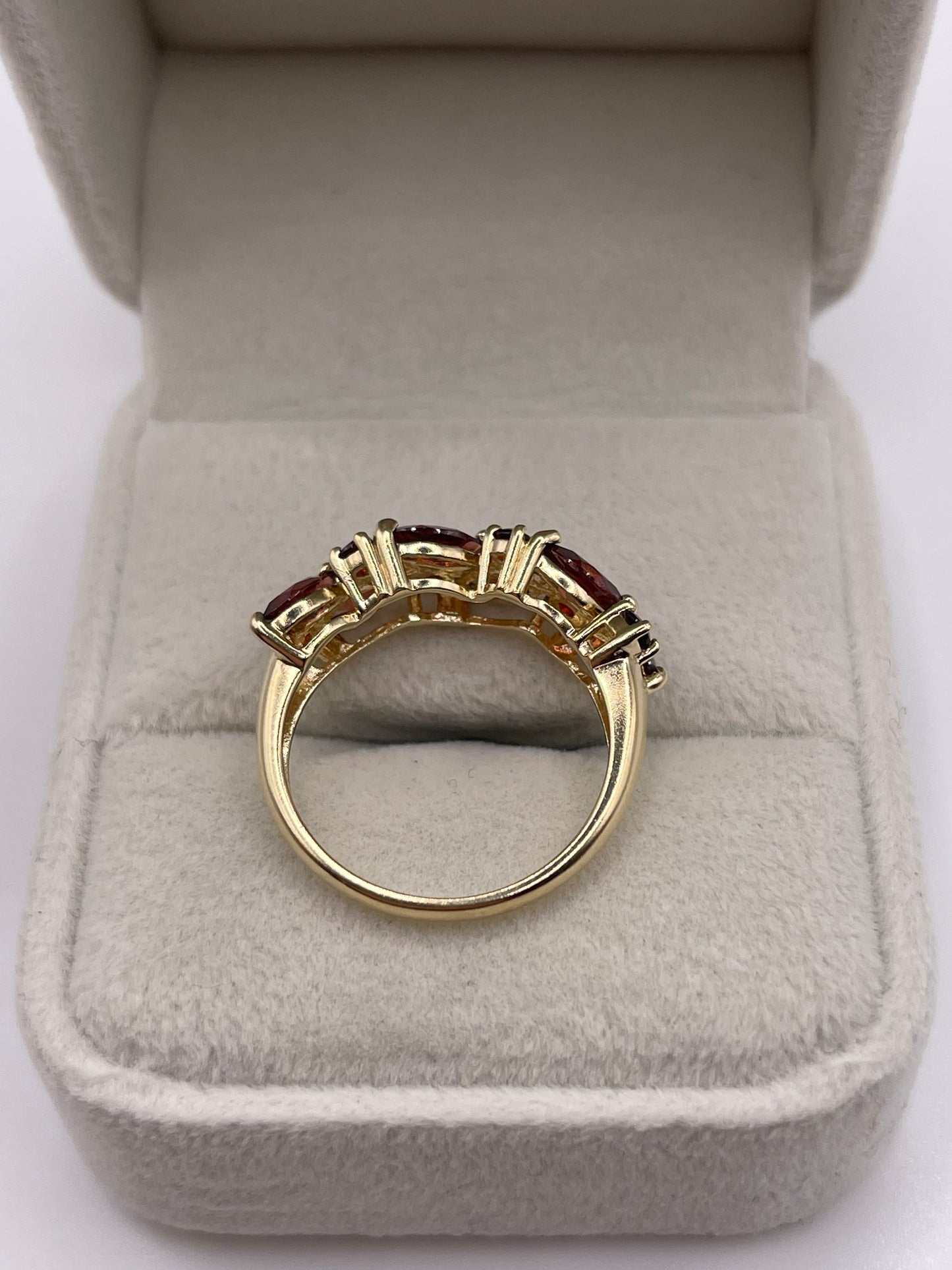9ct gold garnet cluster ring