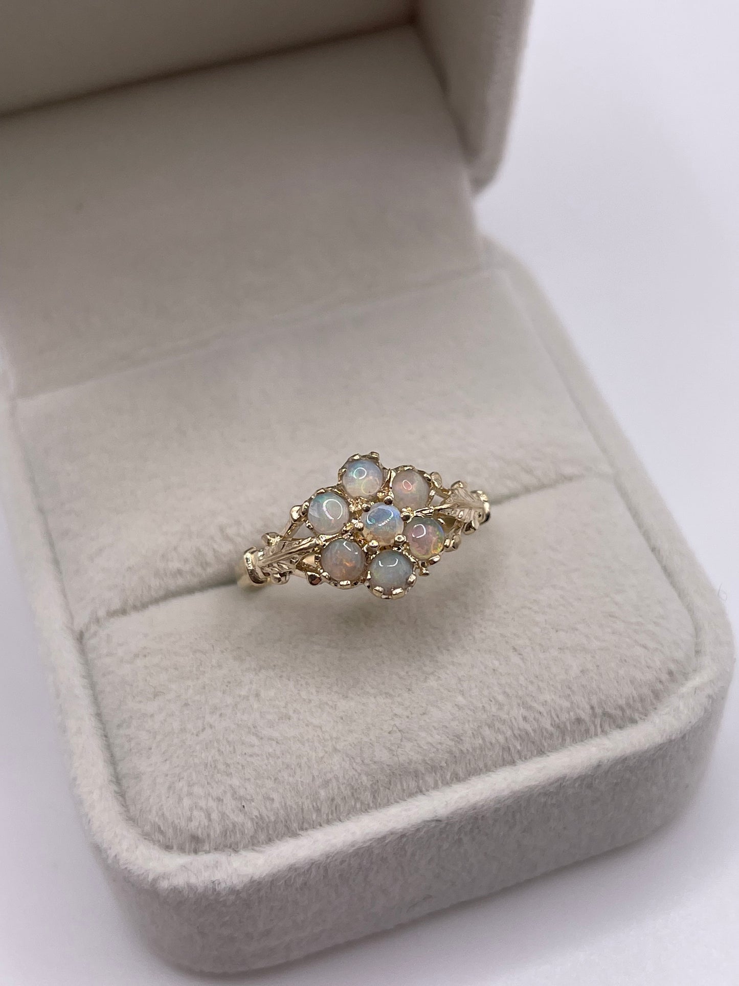 9ct gold opal cluster ring