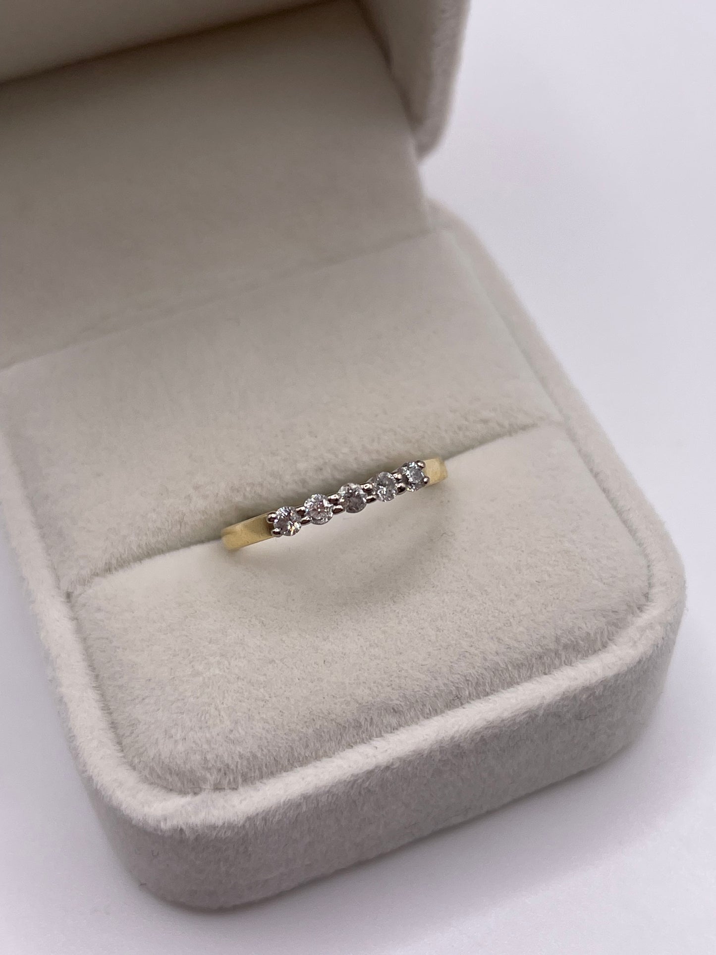 18ct gold diamond ring