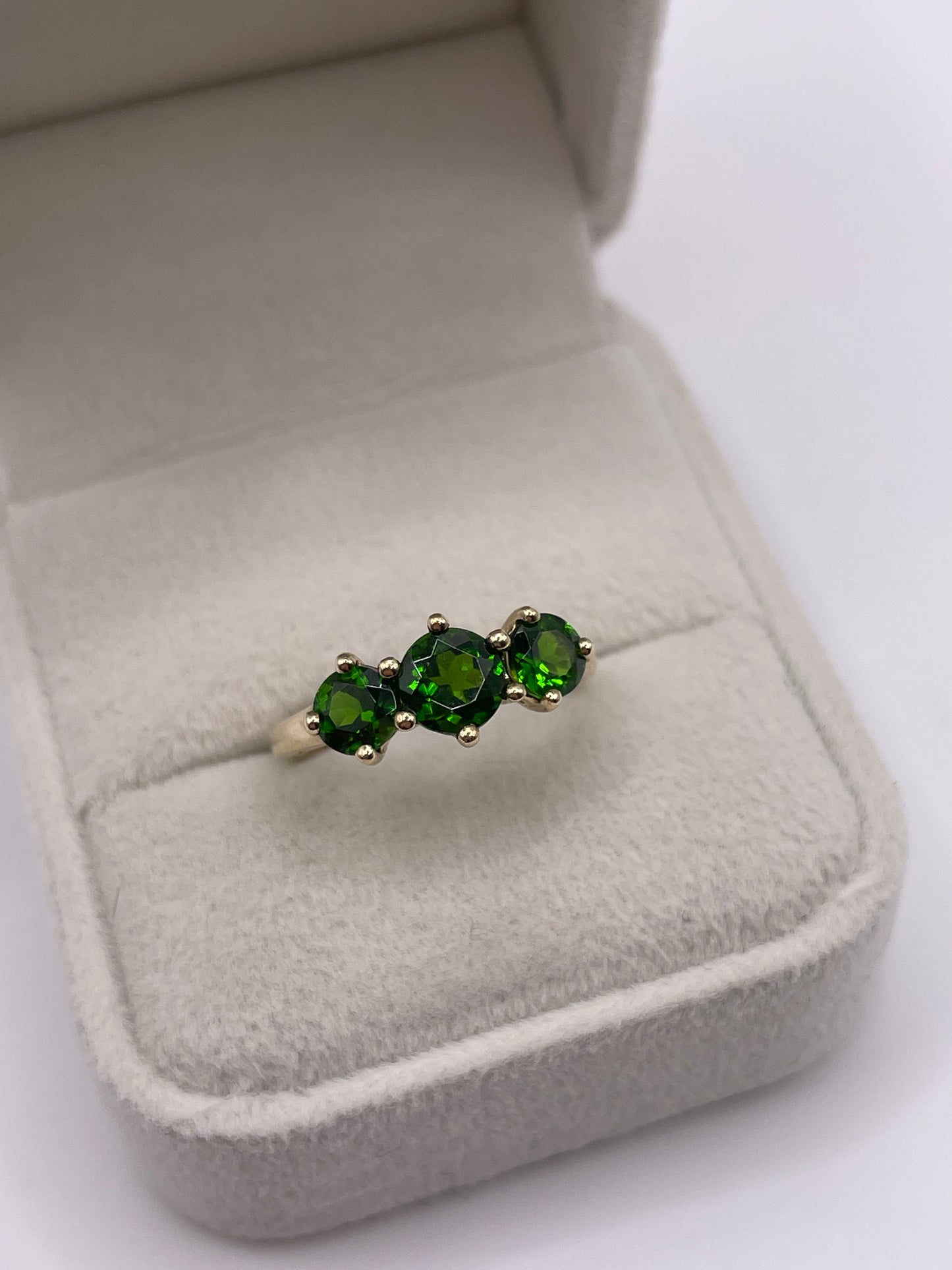 9ct gold diopside ring
