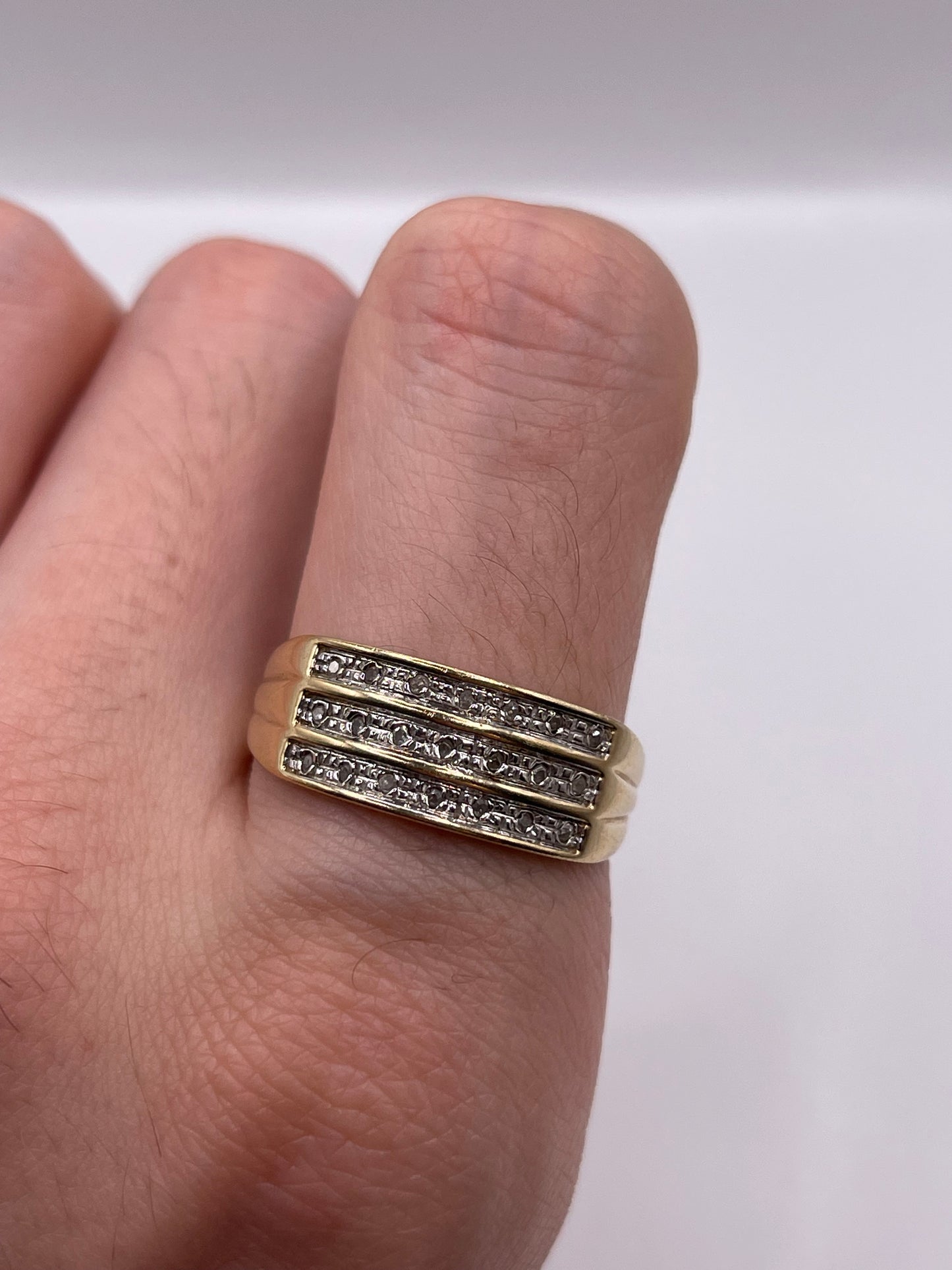 9ct gold diamond ring