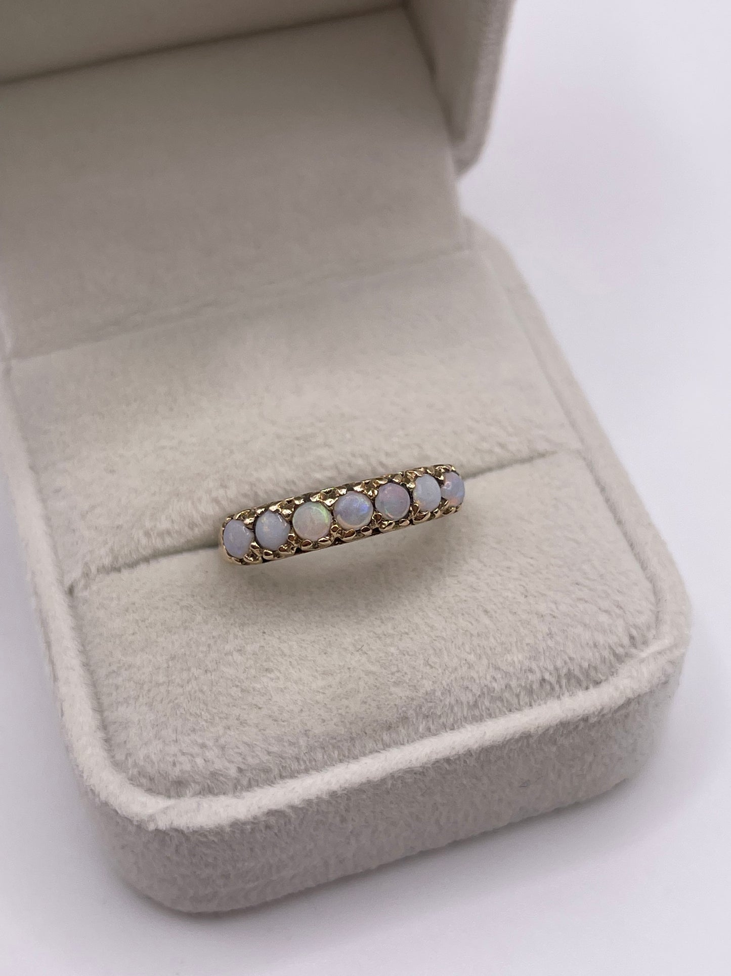 9ct gold opal ring