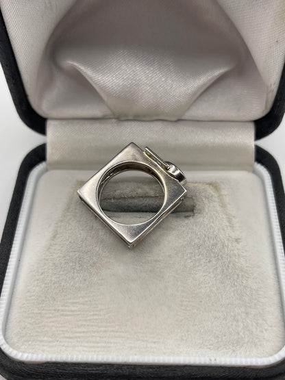 18ct white gold orange sapphire and diamond ring