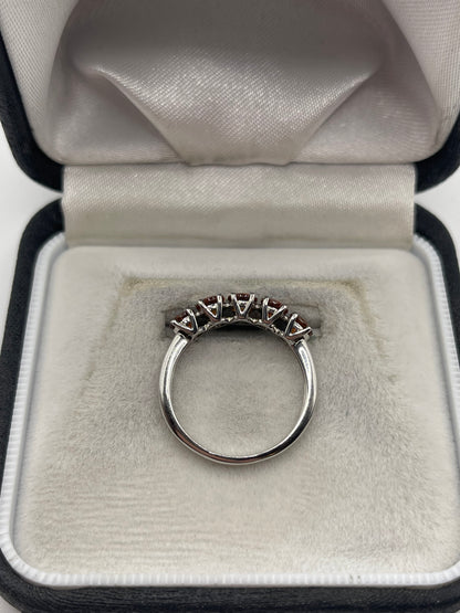 9ct white gold garnet ring