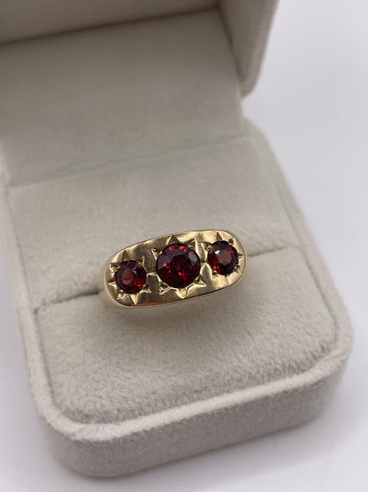 9ct gold garnet gypsy ring