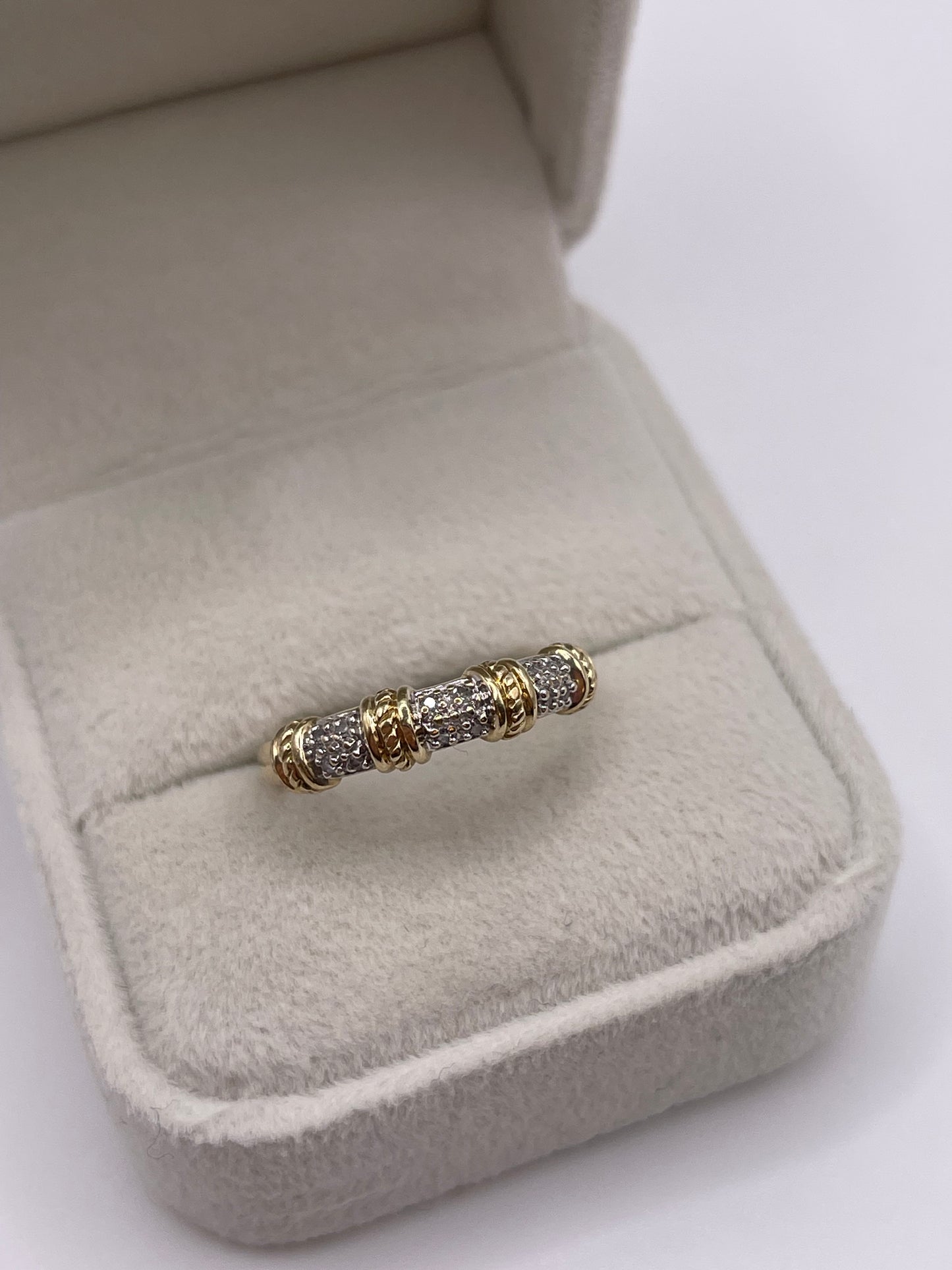 9ct gold diamond ring