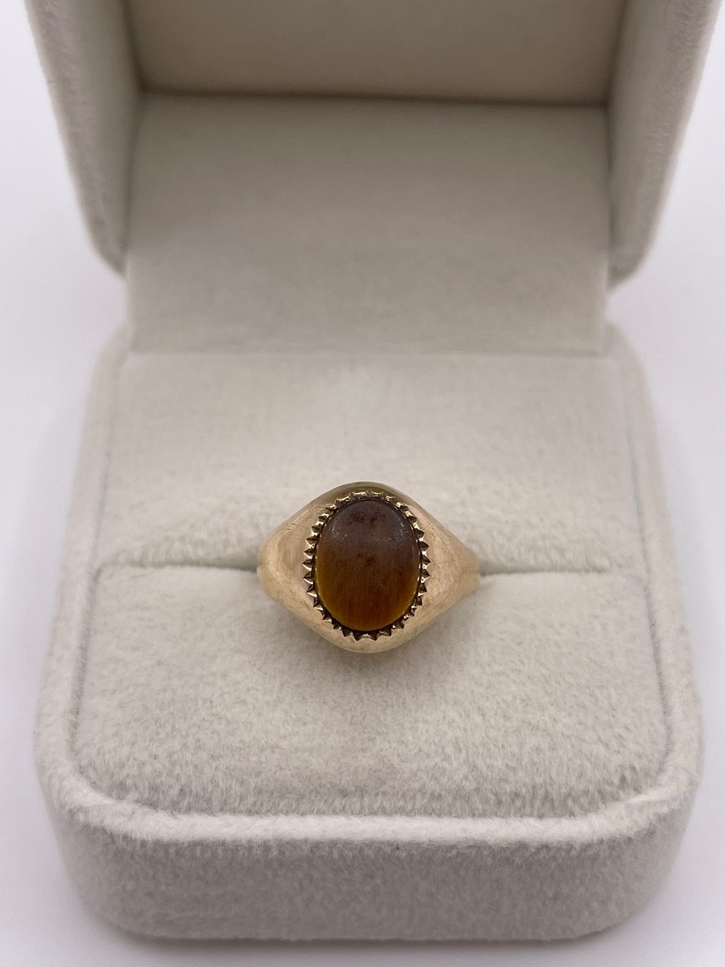 9ct gold tigers eye signet ring