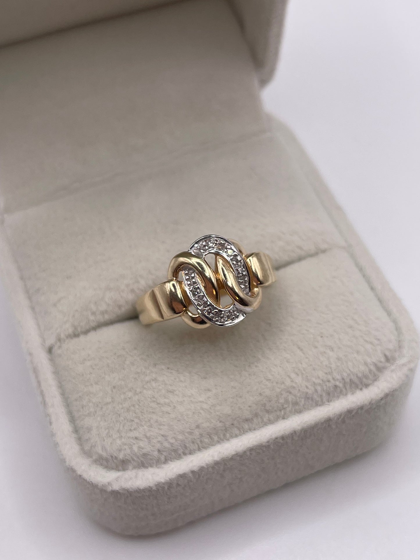 9ct gold diamond ring