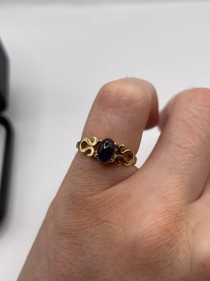 9ct gold cabochon iolite ring