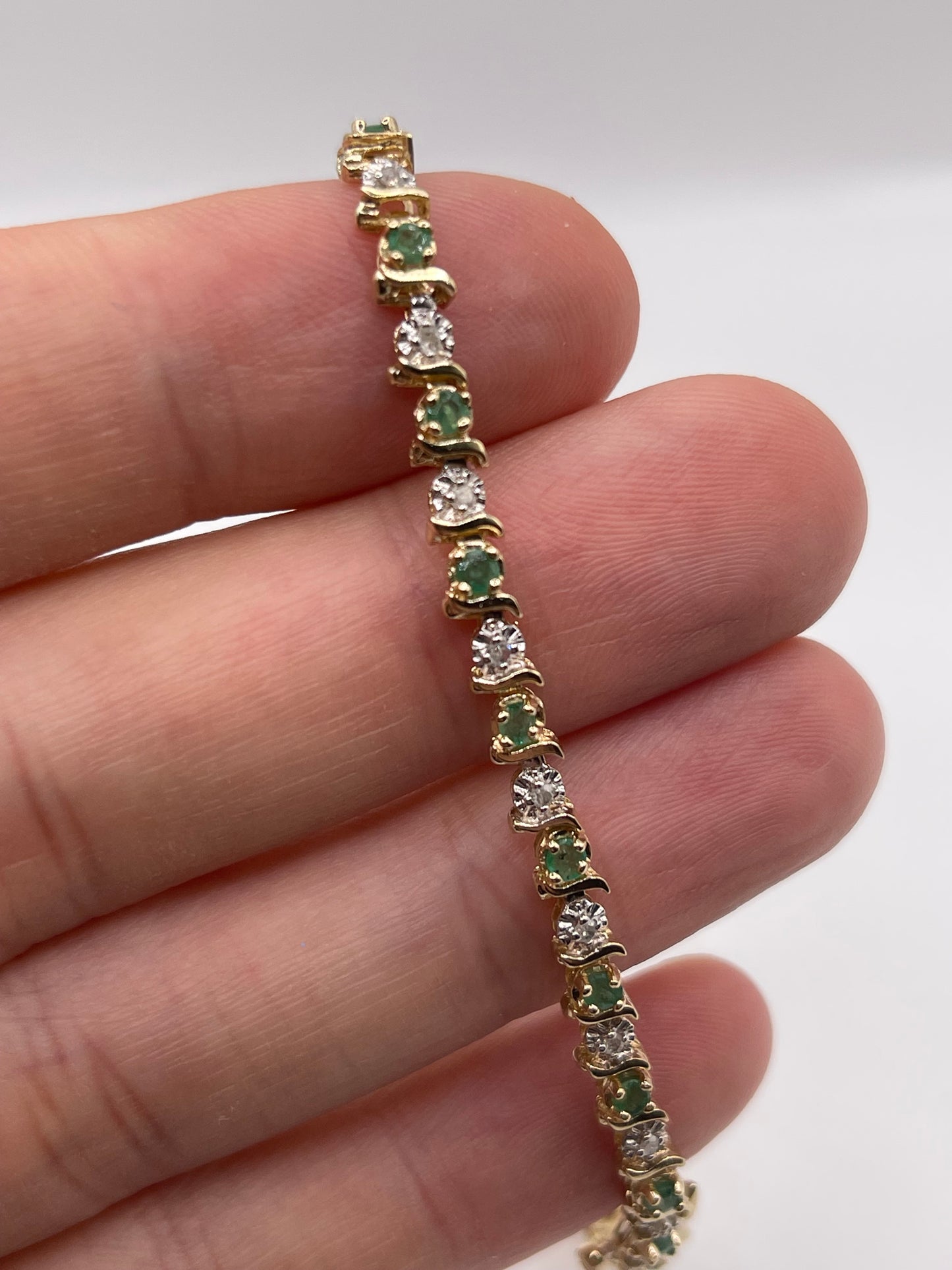 9ct gold emerald and diamond bracelet