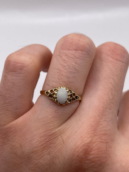 9ct gold opal ring