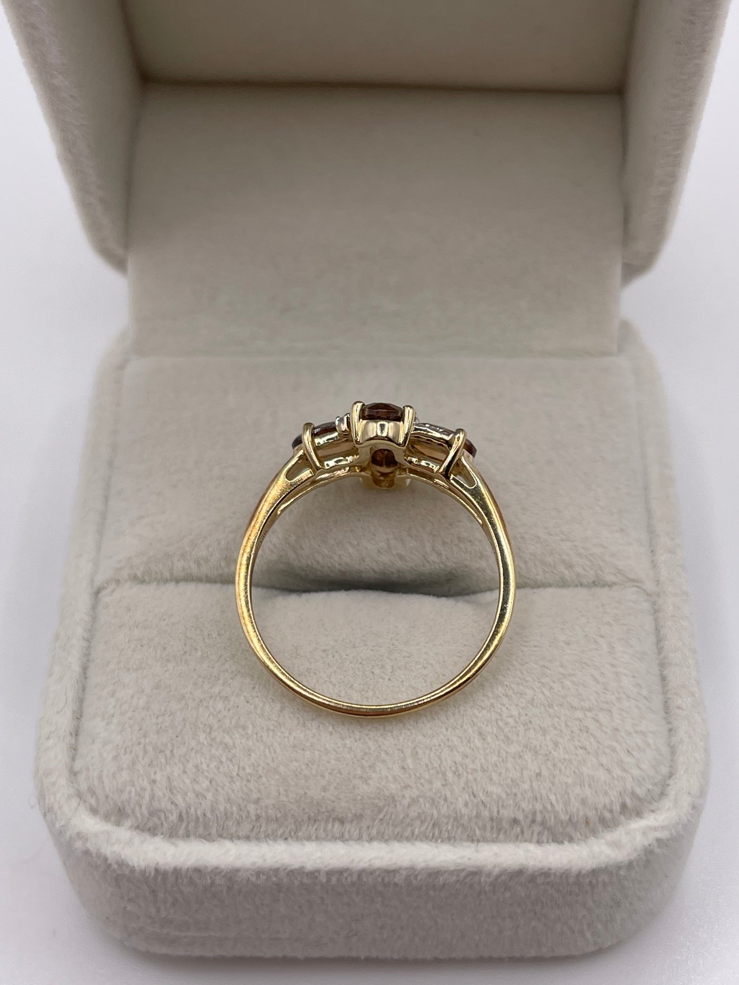 9ct gold quartz and diamond ring