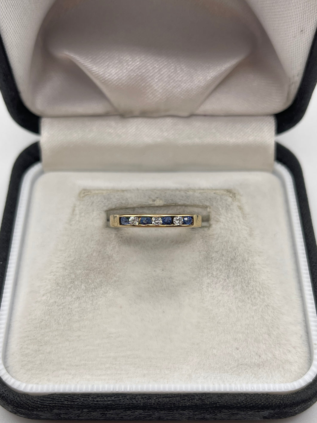 9ct gold sapphire and diamond ring