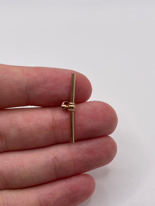 9ct gold T bar pendant