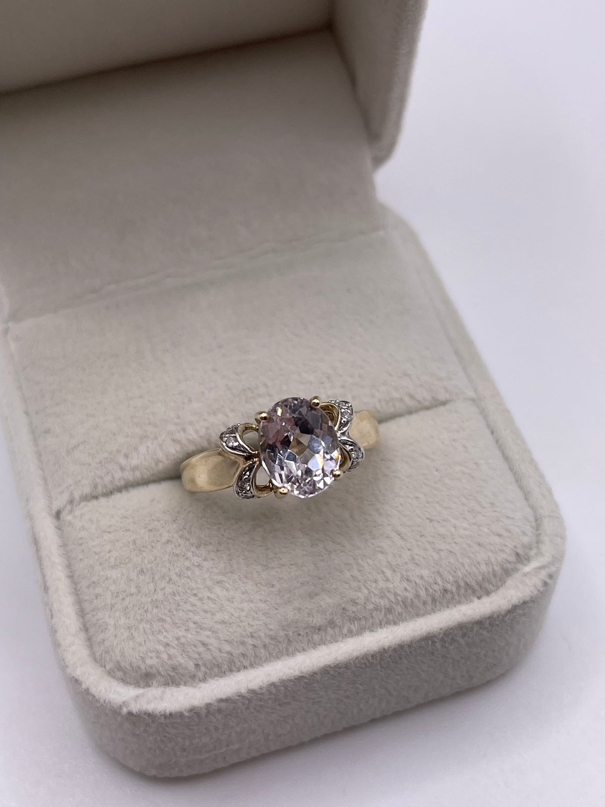 9ct gold kunzite and diamond ring