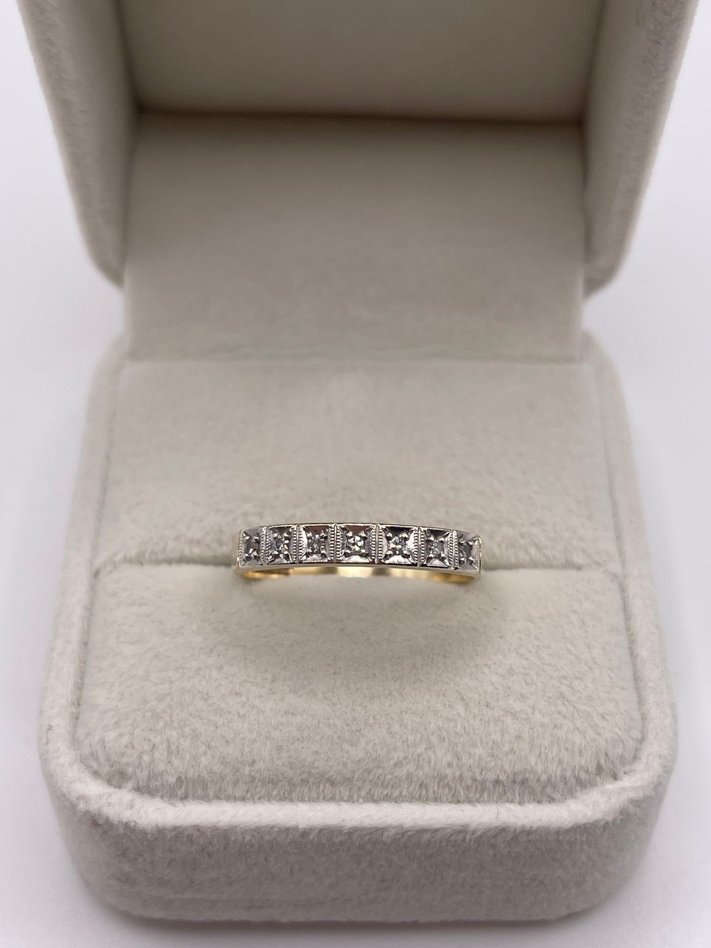 9ct gold diamond ring