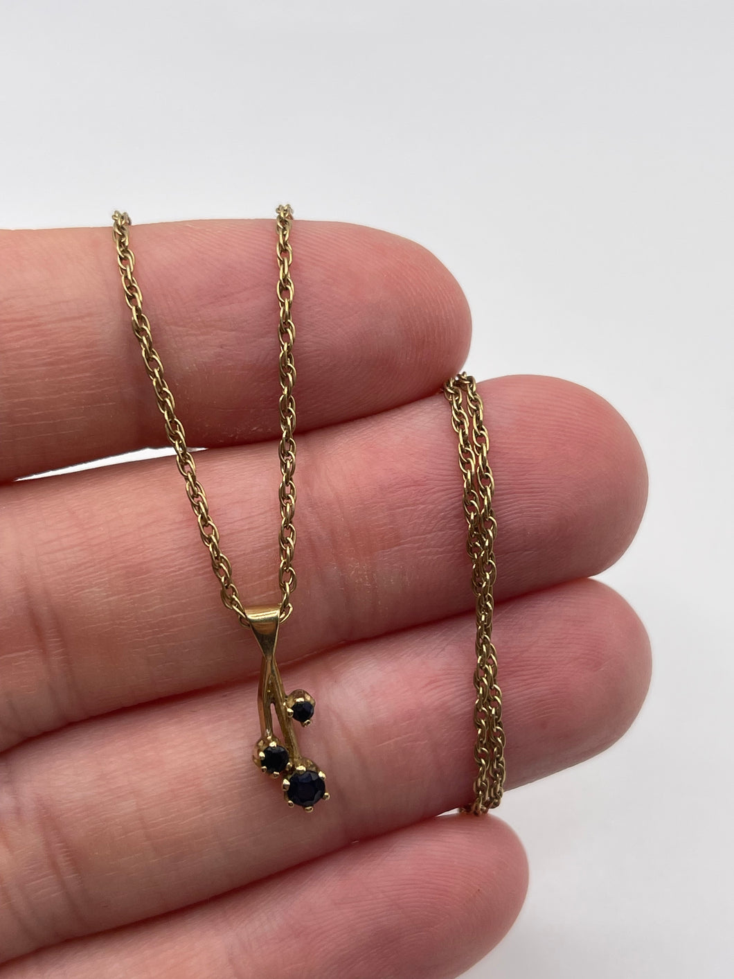 9ct gold sapphire necklace