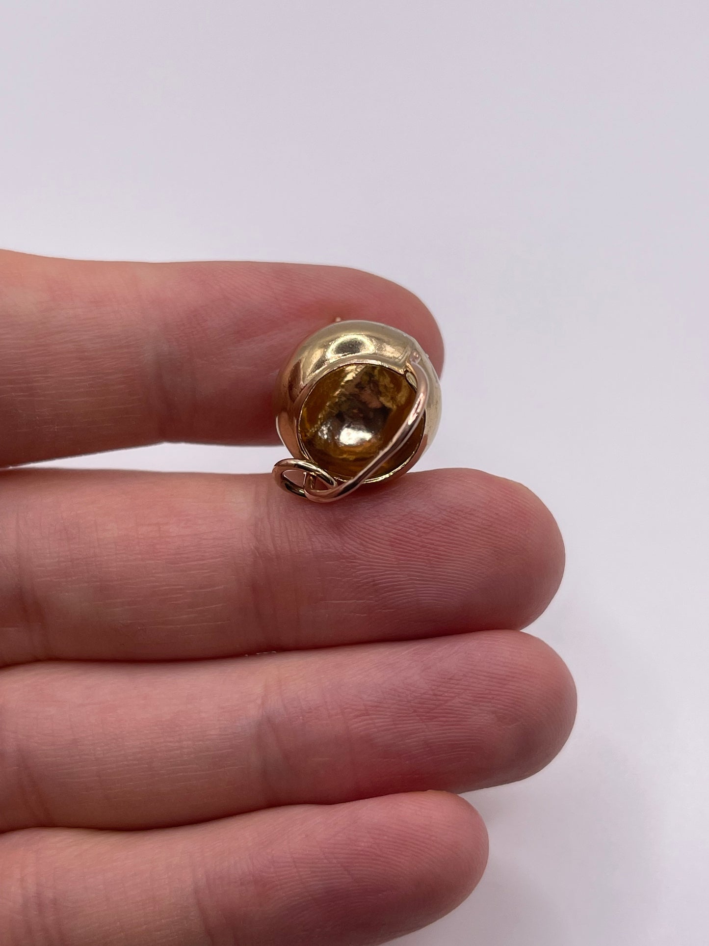 9ct gold cauldron charm