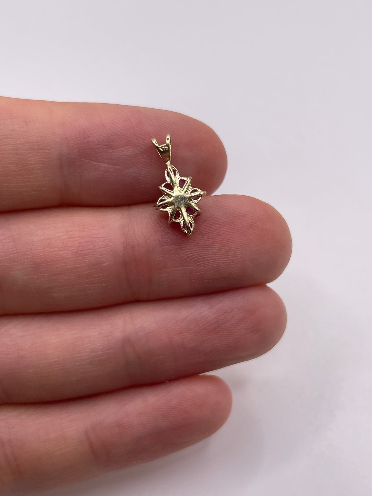 9ct gold ruby cluster pendant