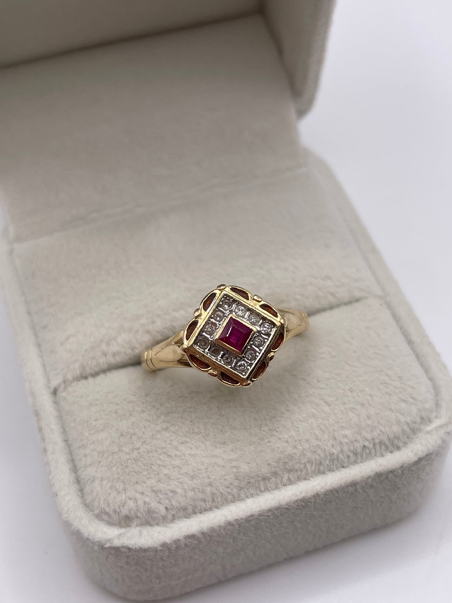 14ct gold ruby and diamond ring