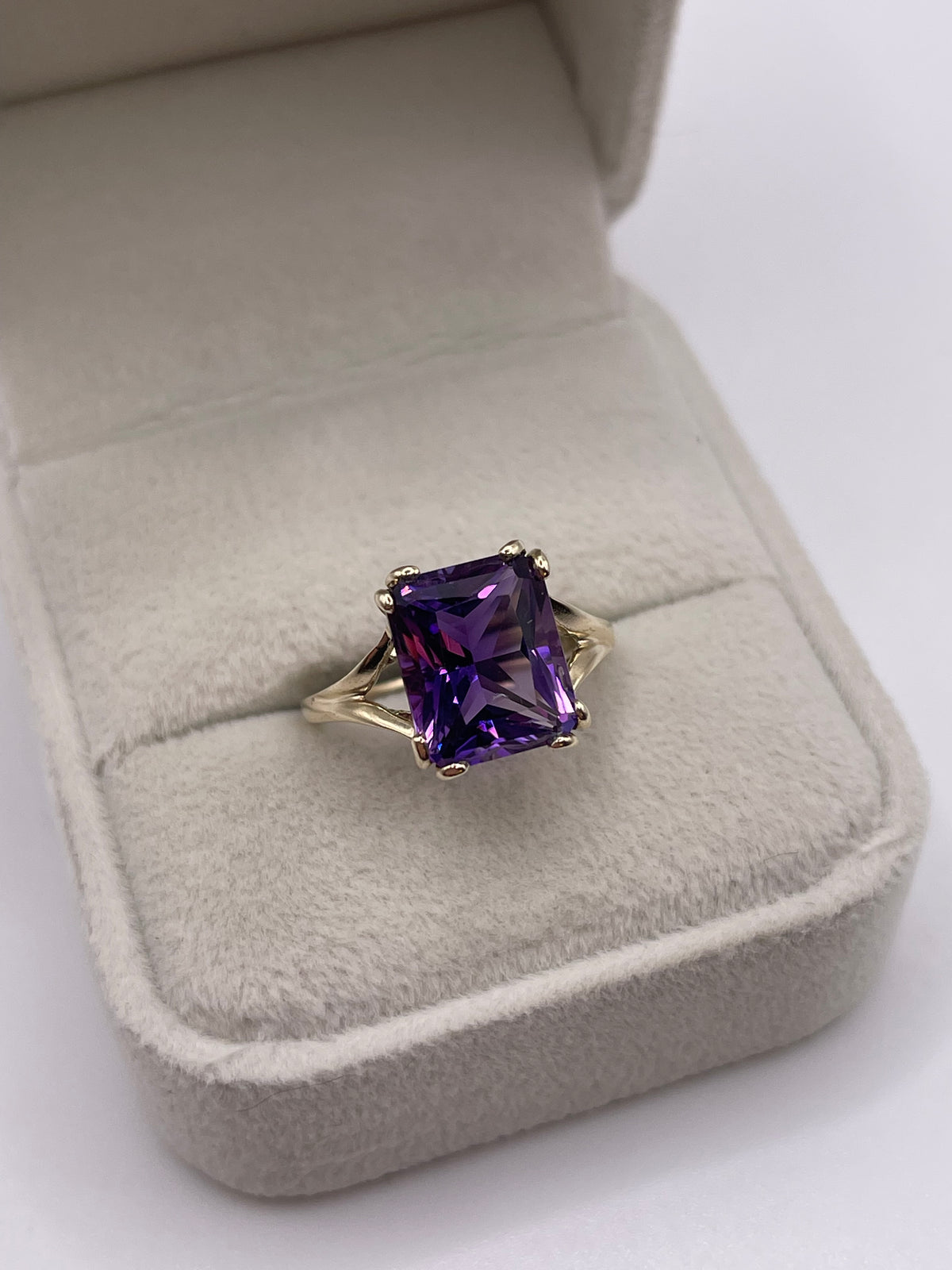 9ct gold amethyst ring