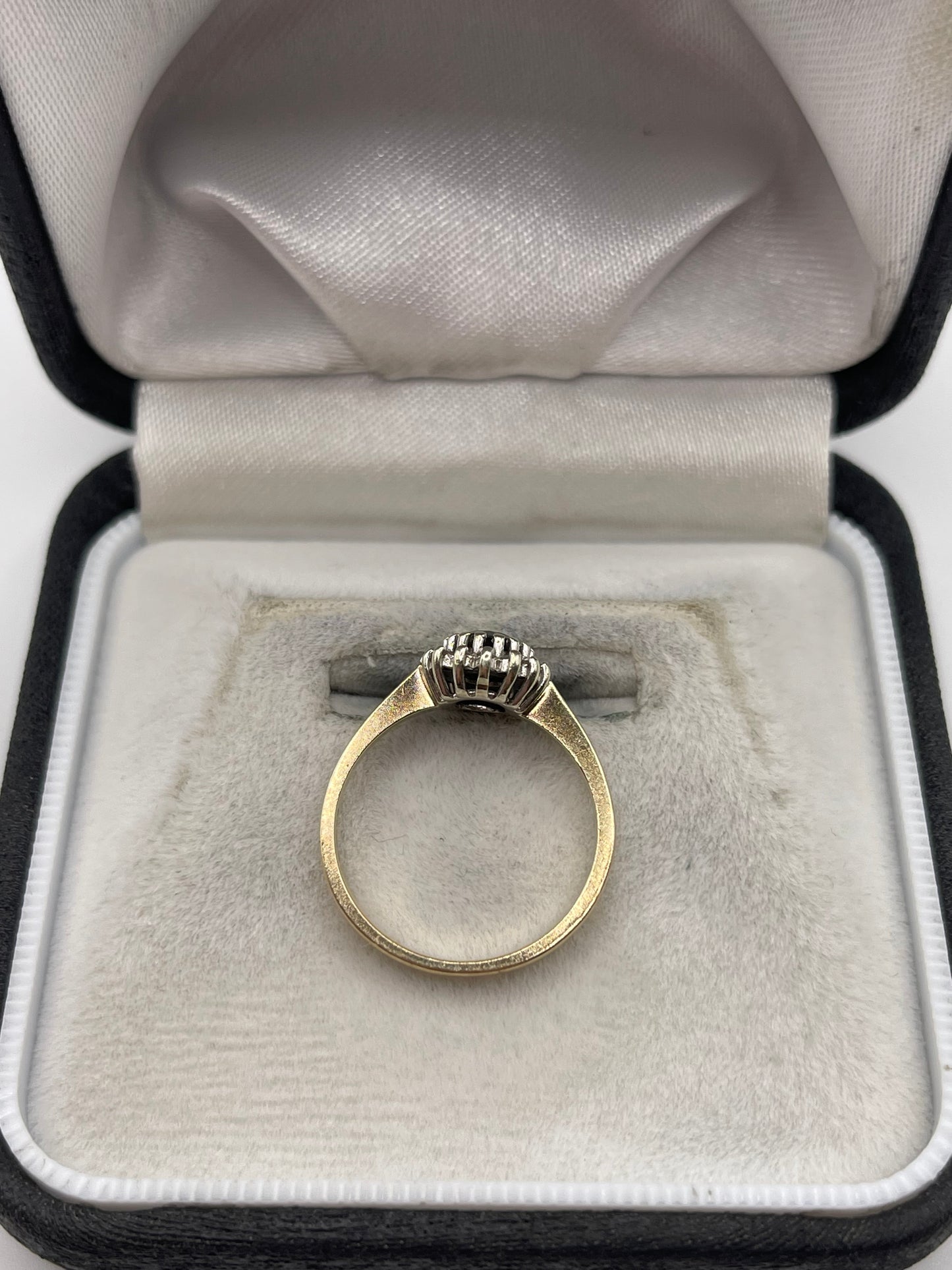 9ct gold sapphire and diamond ring