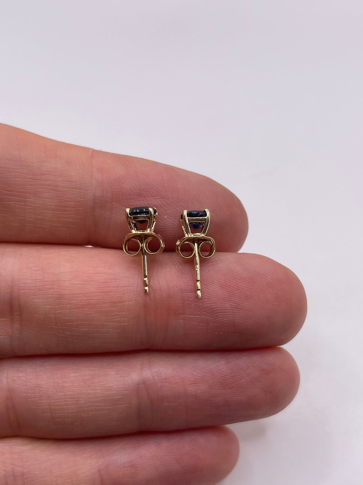 9ct gold sapphire earrings