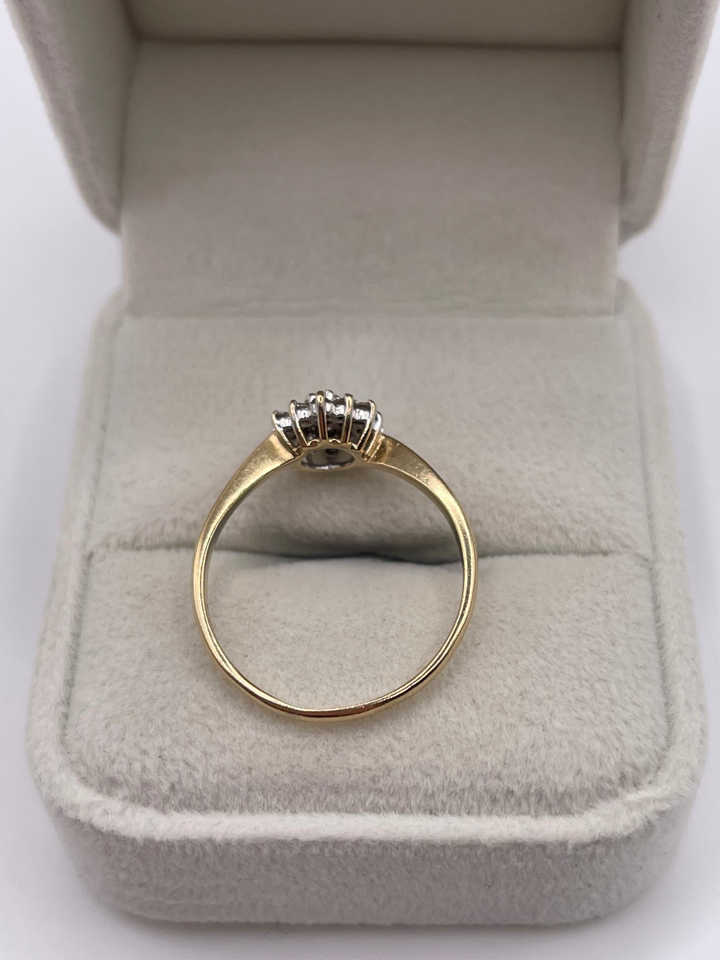 9ct gold diamond cluster ring