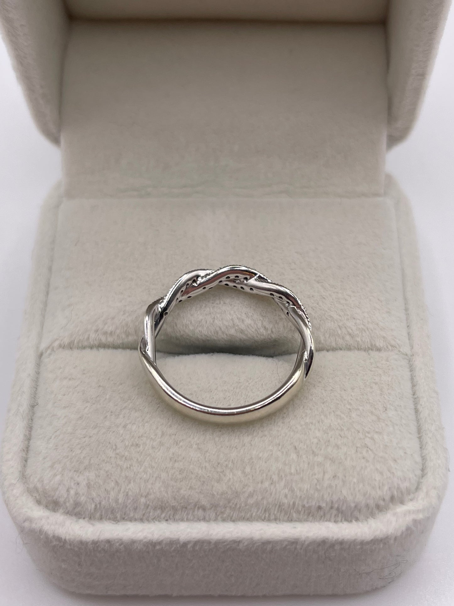 9ct white gold diamond ring