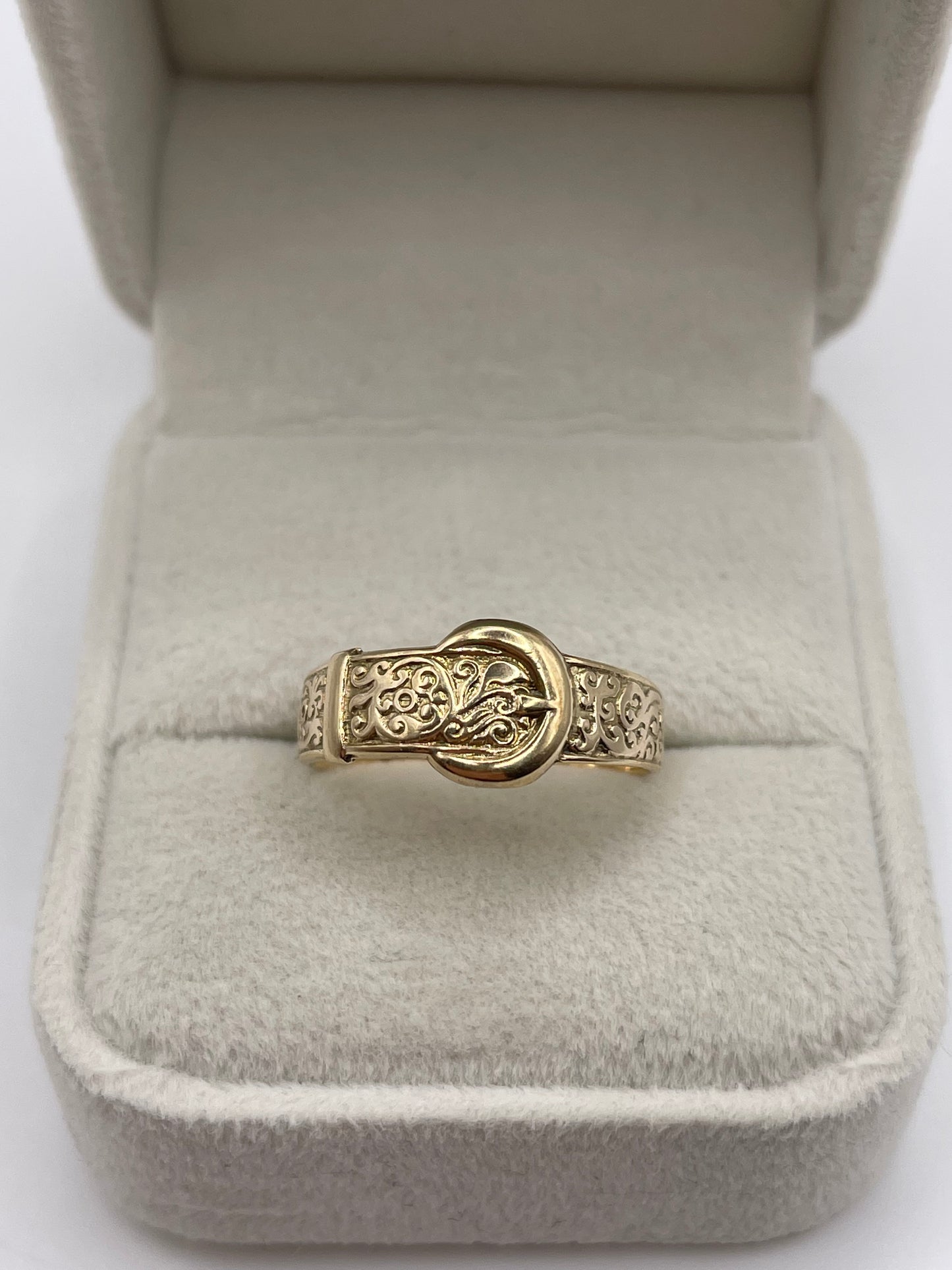 9ct gold buckle ring